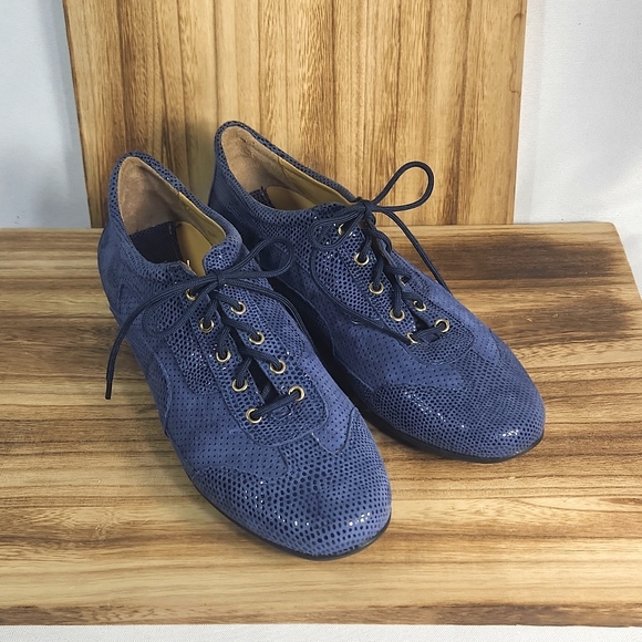 Vaneli Shoes - Blue Gym Shoes Size 8.5